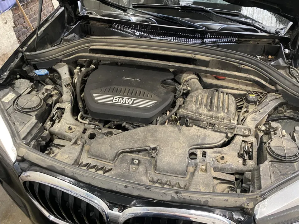 Nettoyage moteur automobile haut de gamme à Huy