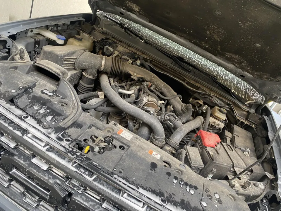 Nettoyage moteur auto haut de gamme